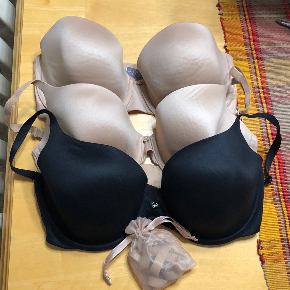 Victoria’s Secret Demi bra bundle. 34DD